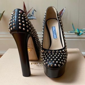 NIB Prada Calzature Donna studded black heels